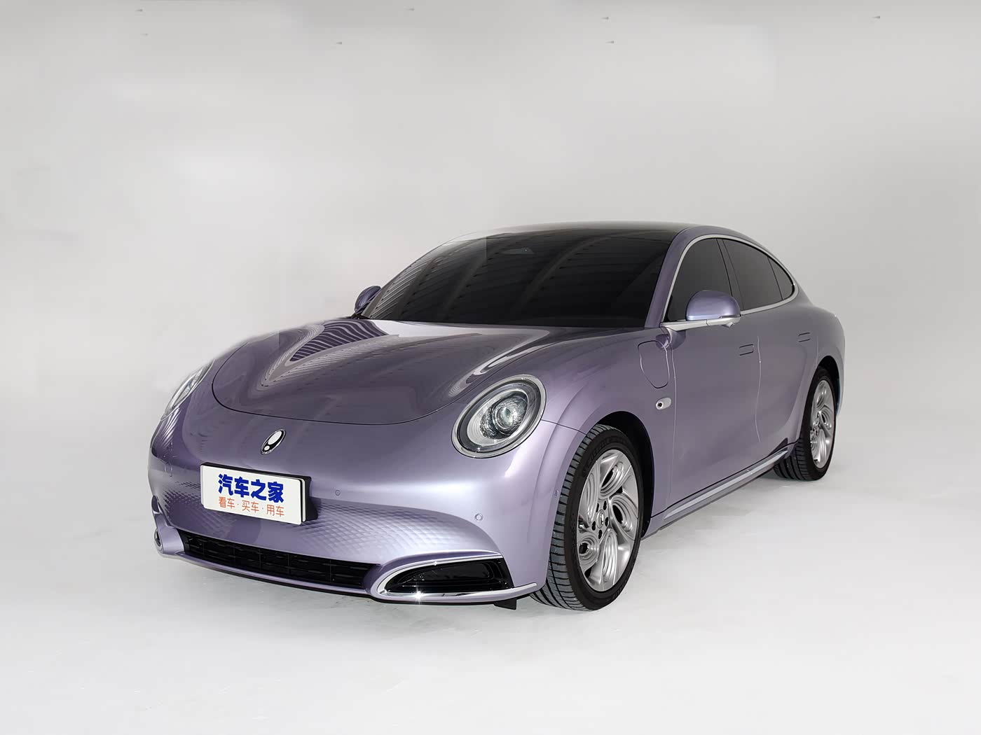 欧拉闪电猫 2022款纯电动555km 尊贵版 FOB宁波，最小起订量：3-4 件（一个40 英尺高柜集装箱）（可混合包装），新车