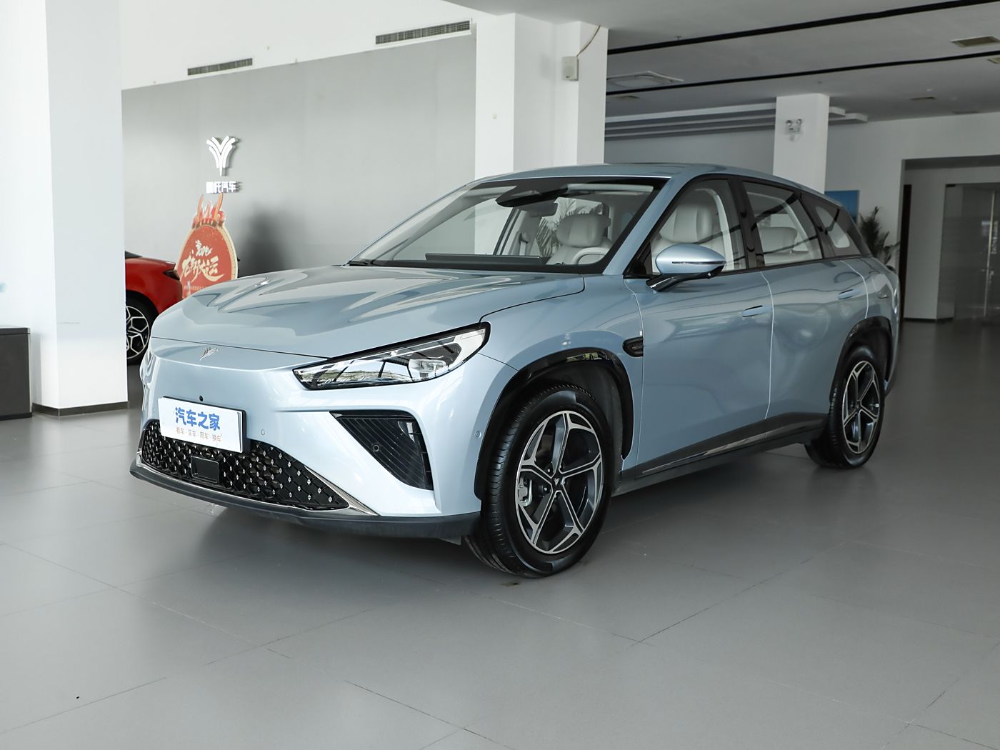 哪吒L2024款 增程 310闪充红衣版 FOB宁波，最小起订量：3-4 件（一个40 英尺高柜集装箱）（可混合包装），新车