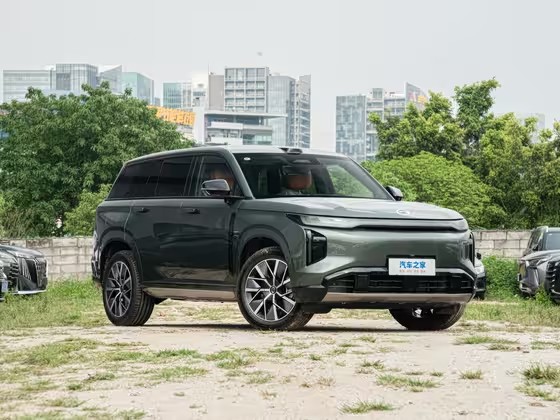 传祺向往S7 2025款 205km Max版 激光雷达版 :FOB宁波，最小起订量：3-4 件（一个40 英尺高柜集装箱）（可混合包装），新车