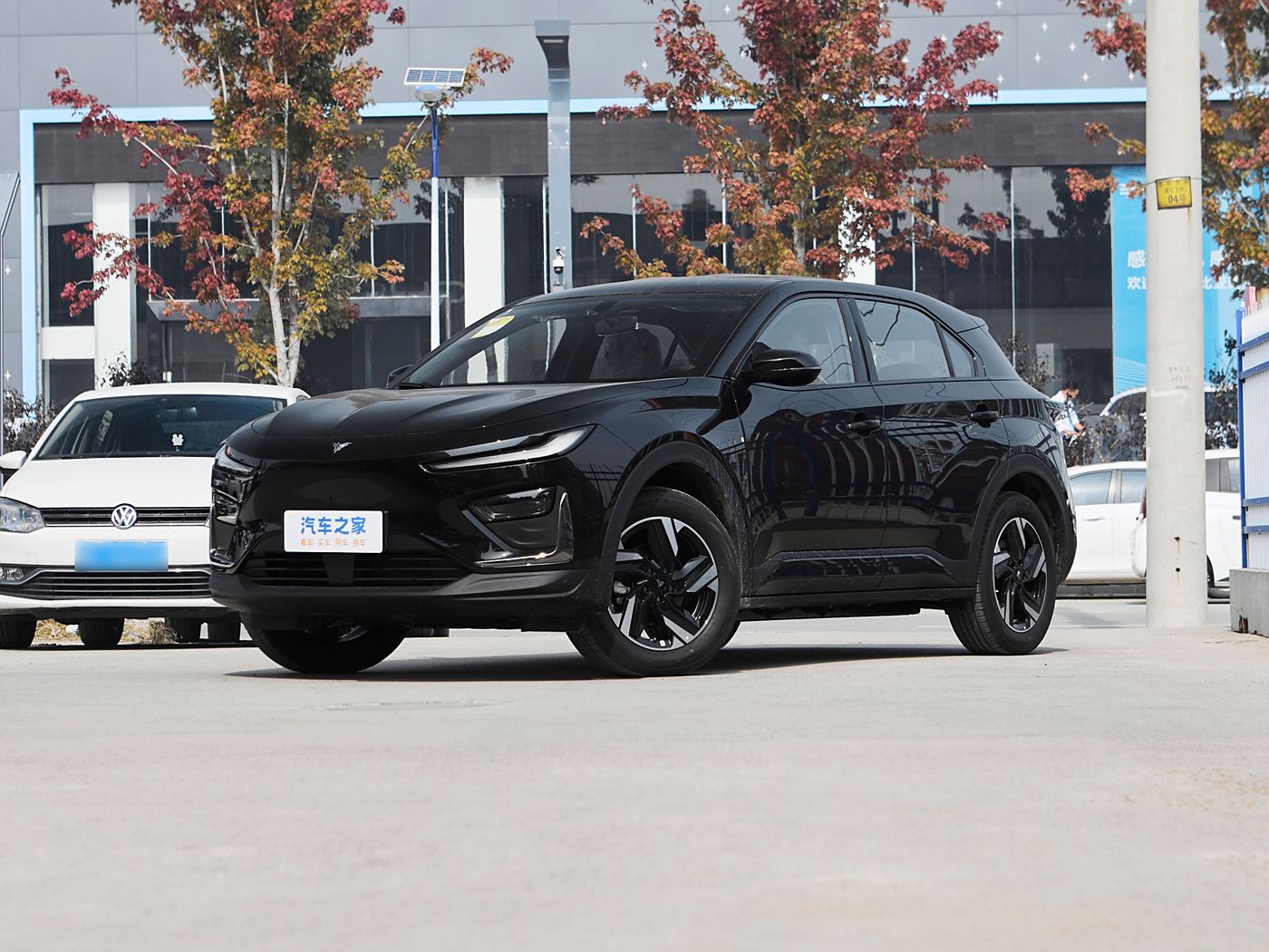 哪吒X 2025款 纯电 500 Air FOB宁波，最小起订量：3-4 件（一个40 英尺高柜集装箱）（可混合包装），新车