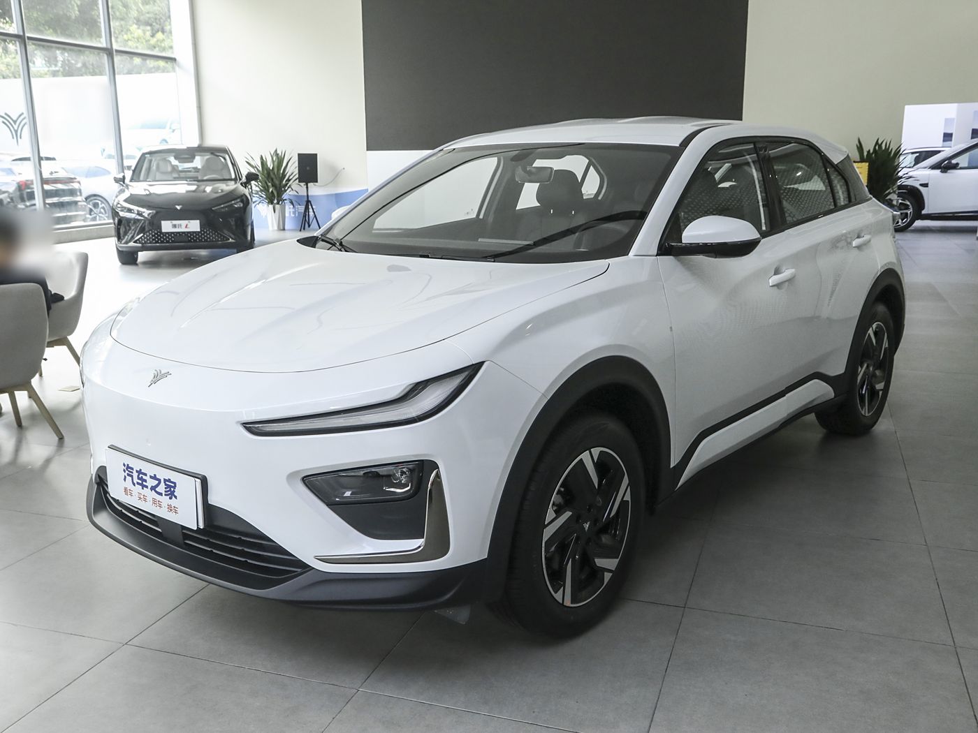 哪吒X 2025款 纯电 500 Air FOB宁波，最小起订量：3-4 件（一个40 英尺高柜集装箱）（可混合包装），新车