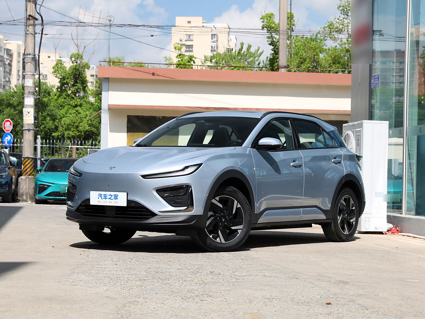 哪吒X 2025款 纯电 500 Pro FOB宁波，最小起订量：3-4 件（一个40 英尺高柜集装箱）（可混合包装），新车