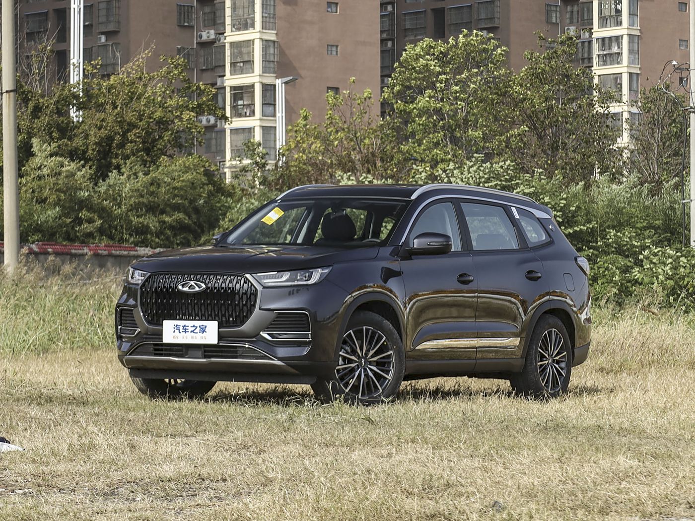 瑞虎8 2025款 卓越版230TCI 自动豪华版 纯汽油 7座 FOB宁波，最小起订量：3-4 件（一个40 英尺高柜集装箱）（可混合包装），新车