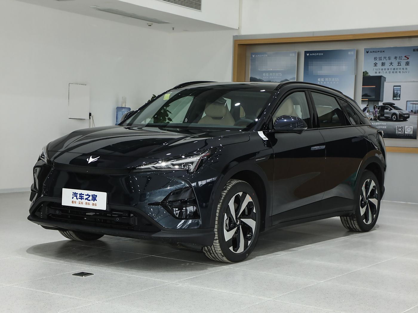 ARCFOX阿尔法T5 2025款 520 PRO-FOB宁波，最小起订量：3-4 件（一个40 英尺高柜集装箱）（可混合包装），新车