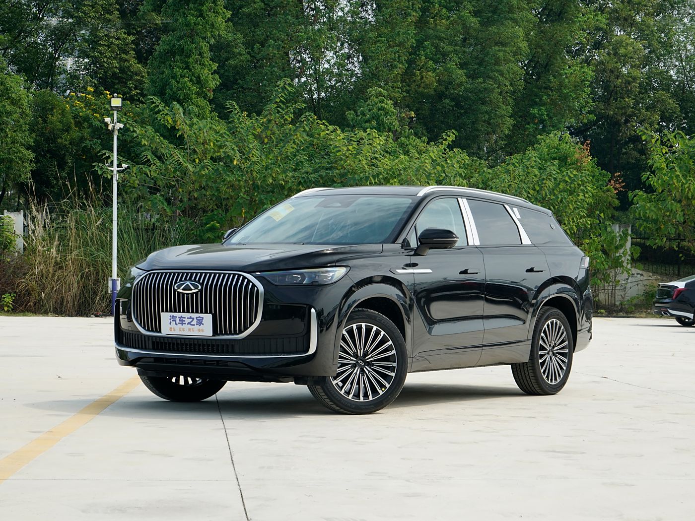 瑞虎9 2025款 2.0T 汽油 双离合两驱舒享版 5座 FOB宁波，最小起订量：3-4 件（一个40 英尺高柜集装箱）（可混合包装），新车