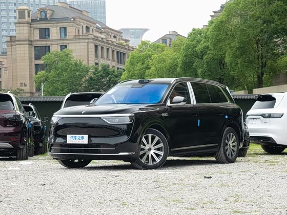 问界M8 2025款 增程 Max版 37kWh 6座版FOB-宁波，最小起订量：3-4 件（一个40 英尺高柜集装箱）（可混合包装），新车