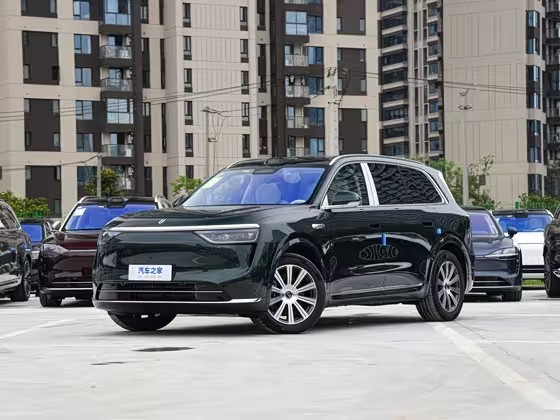 问界M8 2025款 增程 Max版 37kWh 6座版FOB-宁波，最小起订量：3-4 件（一个40 英尺高柜集装箱）（可混合包装），新车