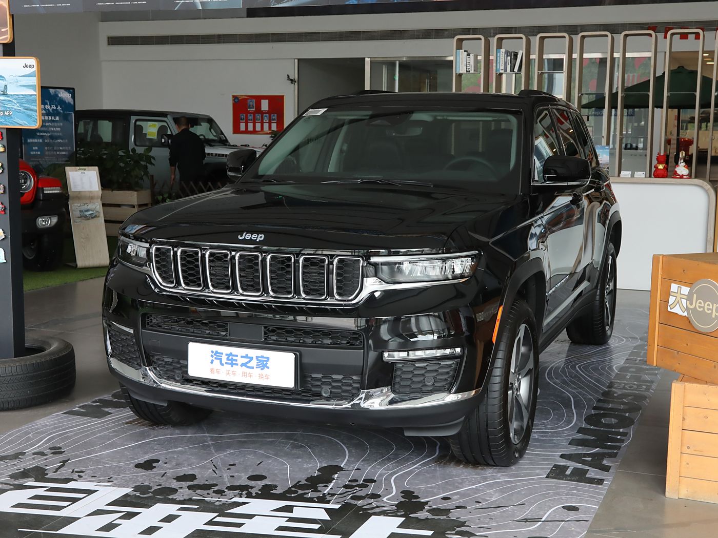 Jeep大切诺基4xe(进口)2024款 4xe 高峰版-FOB宁波，最小起订量：3-4 件（一个40 英尺高柜集装箱）（可混合包装），新车，插混动力