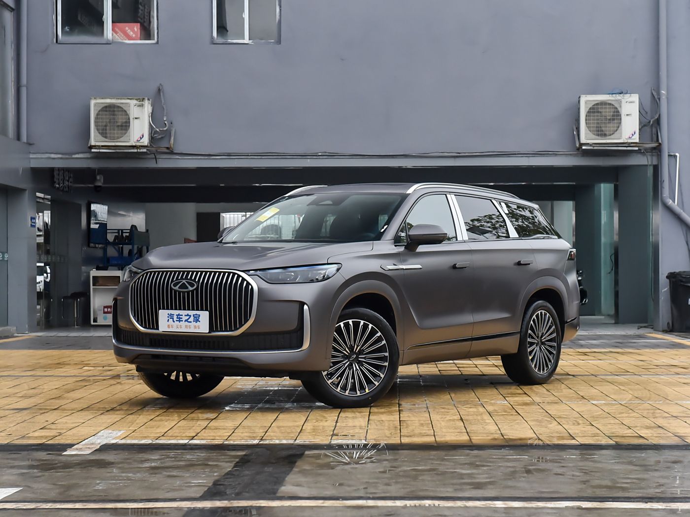 瑞虎9 2025款 2.0T 汽油 双离合两驱豪享版 5座 FOB宁波，最小起订量：3-4 件（一个40 英尺高柜集装箱）（可混合包装），新车