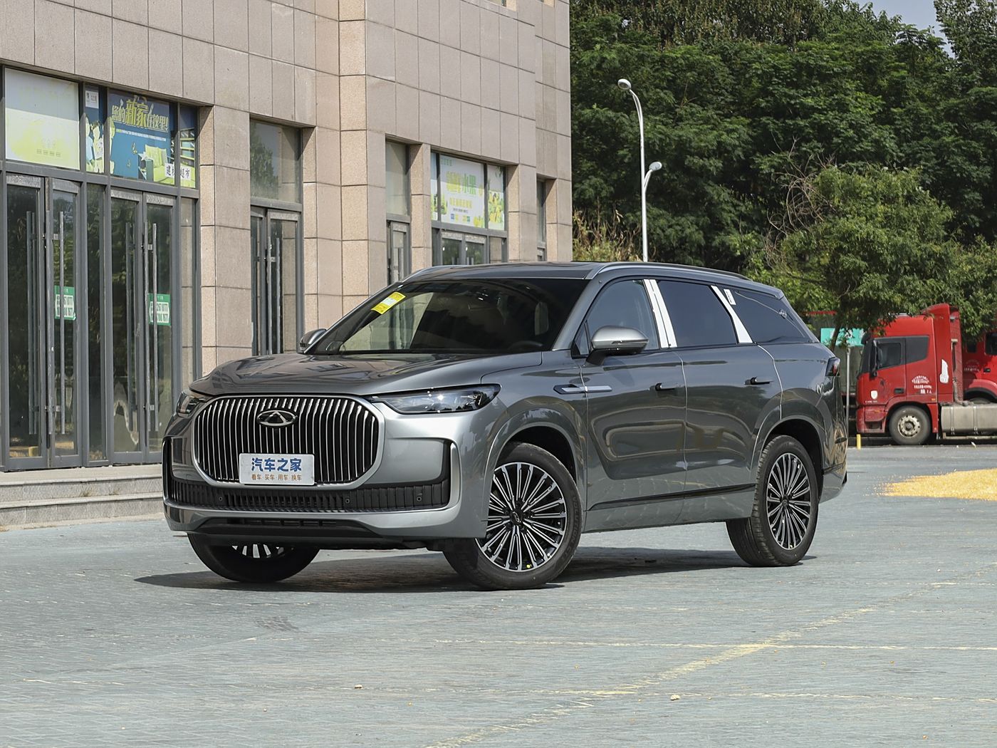 瑞虎9 2025款 2.0T 汽油 双离合两驱豪享版 5座 FOB宁波，最小起订量：3-4 件（一个40 英尺高柜集装箱）（可混合包装），新车