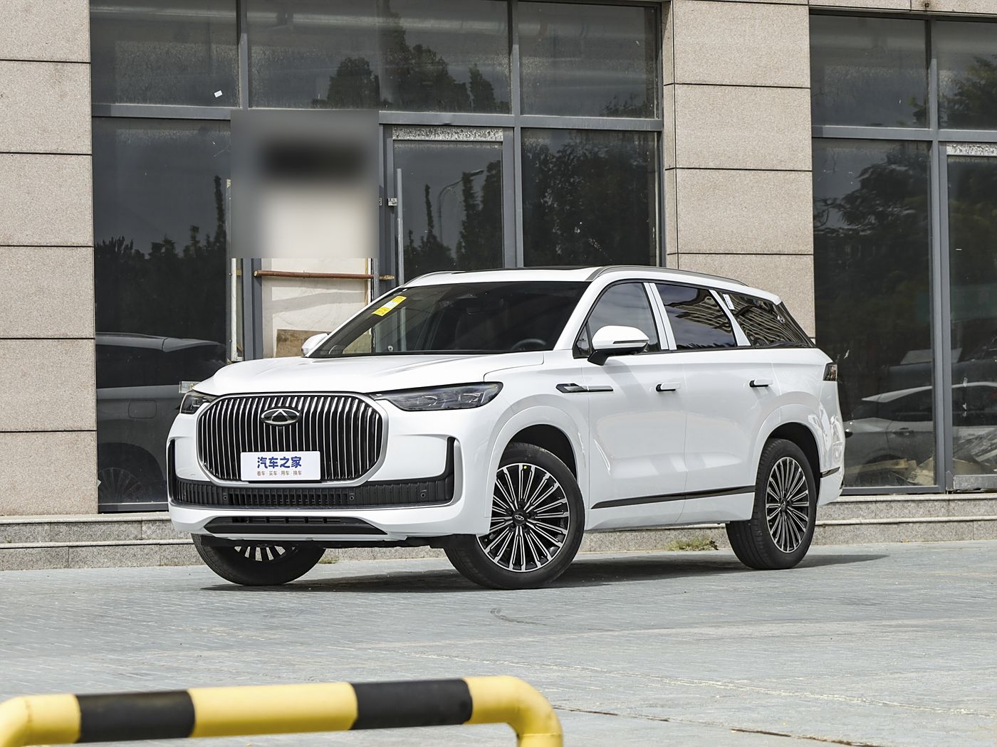 瑞虎9 2025款 2.0T 汽油 自动两驱尊享版 5座 FOB宁波，最小起订量：3-4 件（一个40 英尺高柜集装箱）（可混合包装），新车