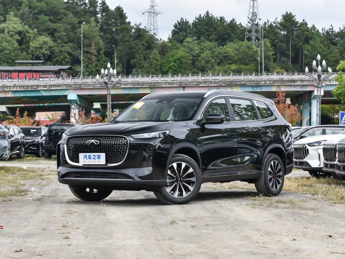 瑞虎8 PLUS 2025款 汽油290TGDI DCT豪华型 5 FOB宁波，最小起订量：3-4 件（一个40 英尺高柜集装箱）（可混合包装），新车