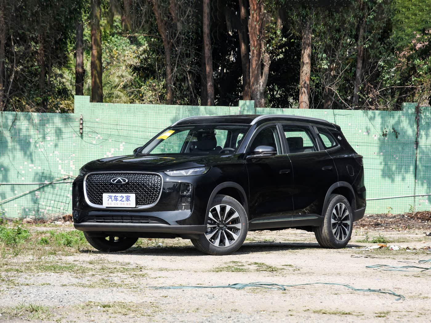 瑞虎8 PLUS 2025款 汽油290TGDI DCT舒适型 7 FOB宁波，最小起订量：3-4 件（一个40 英尺高柜集装箱）（可混合包装），新车