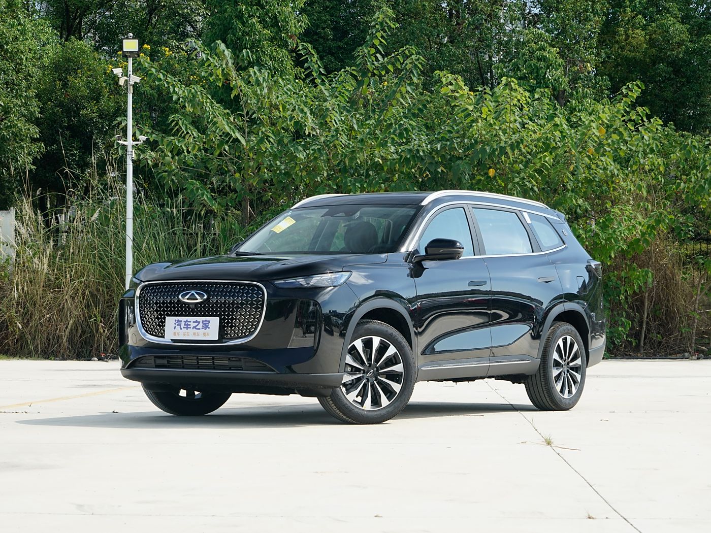 瑞虎8 PLUS 2025款 汽油290TGDI DCT舒适型 5 FOB宁波，最小起订量：3-4 件（一个40 英尺高柜集装箱）（可混合包装），新车