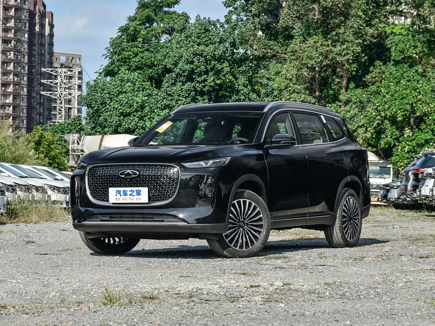 瑞虎8 PLUS 2025款 汽油390TGDI 自动环塔冠军版5座 FOB宁波，最小起订量：3-4 件（一个40 英尺高柜集装箱）（可混合包装），新车