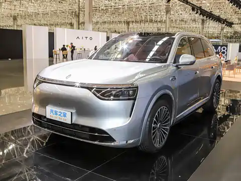 问界M8 2025款 增程 Max+版 53.4kWh 6座版tFOB宁波，最小起订量：3-4 件（一个40 英尺高柜集装箱）（可混合包装），新车