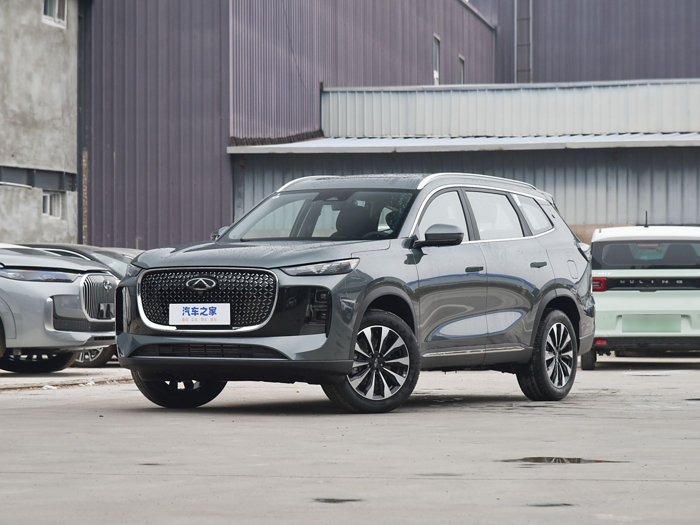 瑞虎8 PLUS 2025款 汽油290TGDI DCT豪华型 5 FOB宁波，最小起订量：3-4 件（一个40 英尺高柜集装箱）（可混合包装），新车