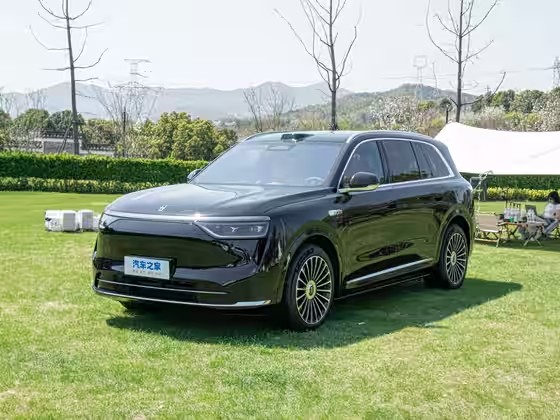 问界M8 2025款 增程 Ultra版 53.4kWh6座版FOB宁波，最小起订量：3-4 件（一个40 英尺高柜集装箱）（可混合包装），新车