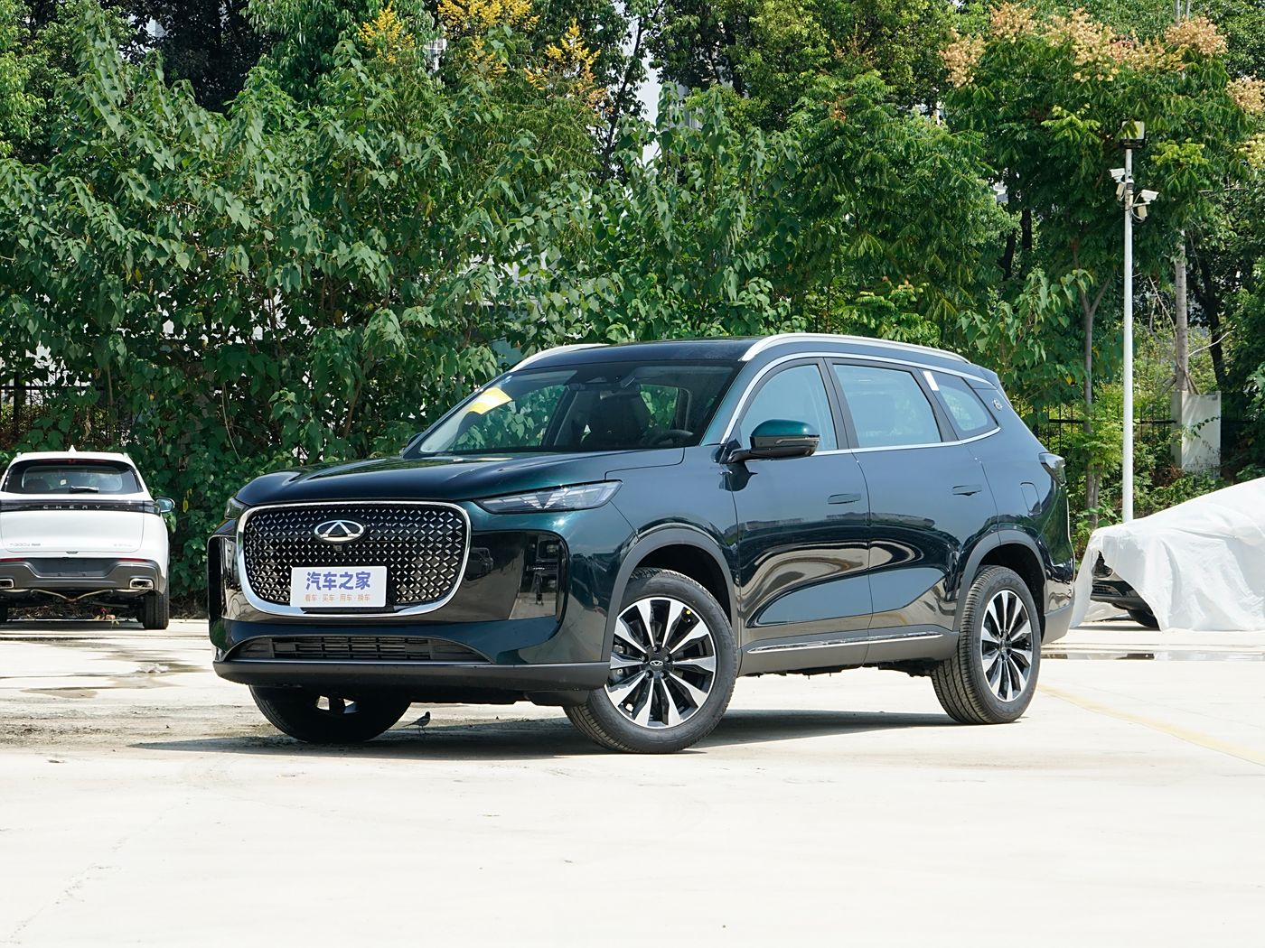 瑞虎8 PLUS 2025款 汽油290TGDI DCT豪华型7 FOB宁波，最小起订量：3-4 件（一个40 英尺高柜集装箱）（可混合包装），新车