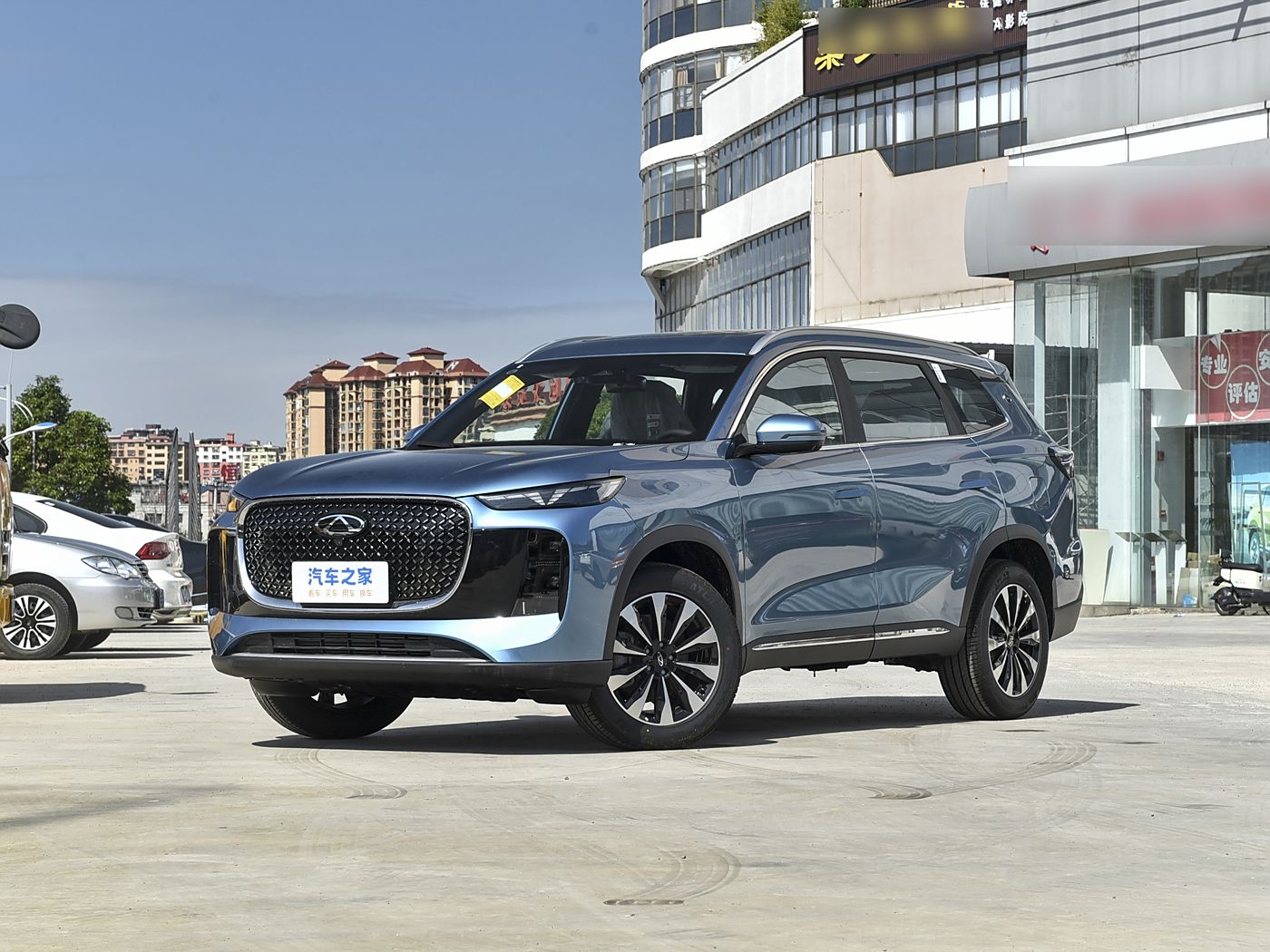 瑞虎8 PLUS 2025款 汽油290TGDI DCT尊贵型 5 FOB宁波，最小起订量：3-4 件（一个40 英尺高柜集装箱）（可混合包装），新车