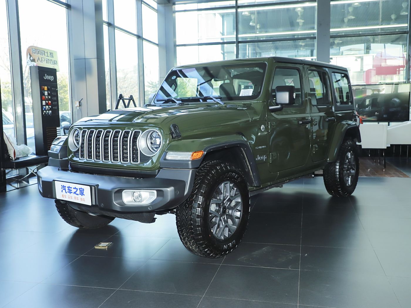 Jeep 牧马人 2024款 2.0T 撒哈拉四门版-FOB宁波，最小起订量：3-4 件（一个40 英尺高柜集装箱）（可混合包装），新车 油车