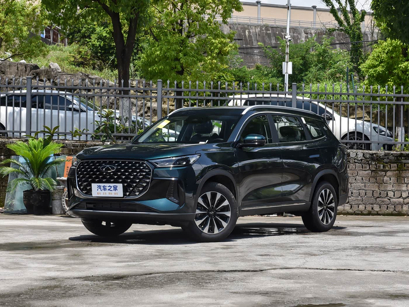 瑞虎8 PLUS 2025款 汽油290TGDI DCT乘风版 5座 FOB宁波，最小起订量：3-4 件（一个40 英尺高柜集装箱）（可混合包装），新车