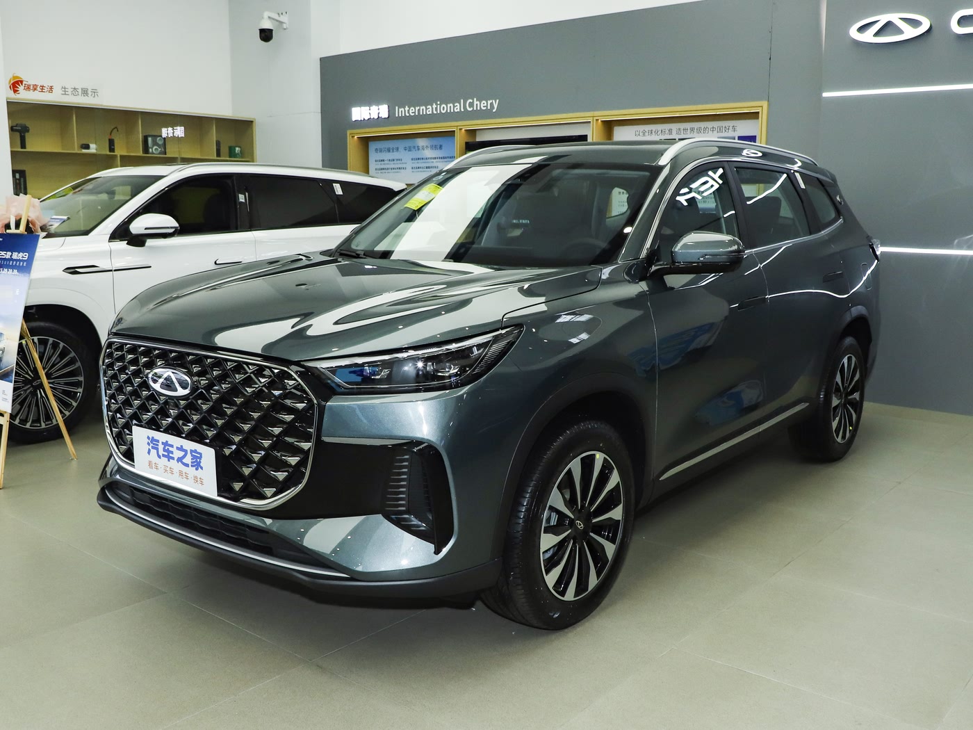 瑞虎8 PLUS 2025款 汽油290TGDI DCT乘风版 5座 FOB宁波，最小起订量：3-4 件（一个40 英尺高柜集装箱）（可混合包装），新车