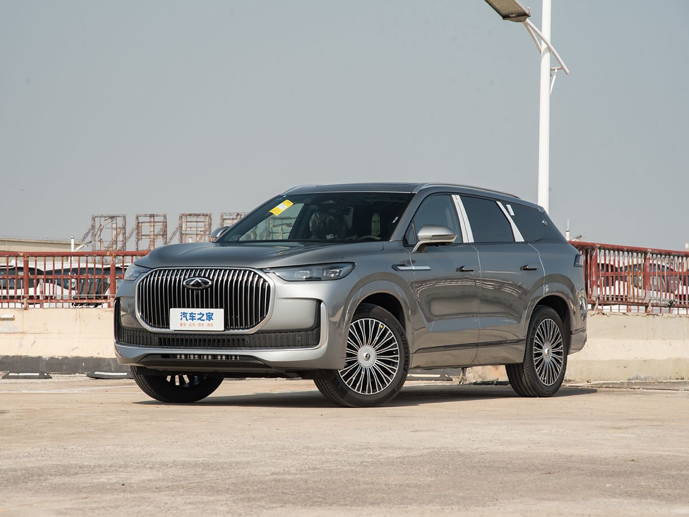 瑞虎9 2025款 2.0T 汽油 自动四驱旗舰版 5座 FOB宁波，最小起订量：3-4 件（一个40 英尺高柜集装箱）（可混合包装），新车