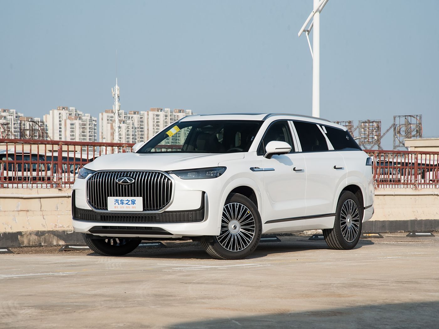 瑞虎9 2025款 2.0T 汽油 自动四驱旗舰版 5座 FOB宁波，最小起订量：3-4 件（一个40 英尺高柜集装箱）（可混合包装），新车