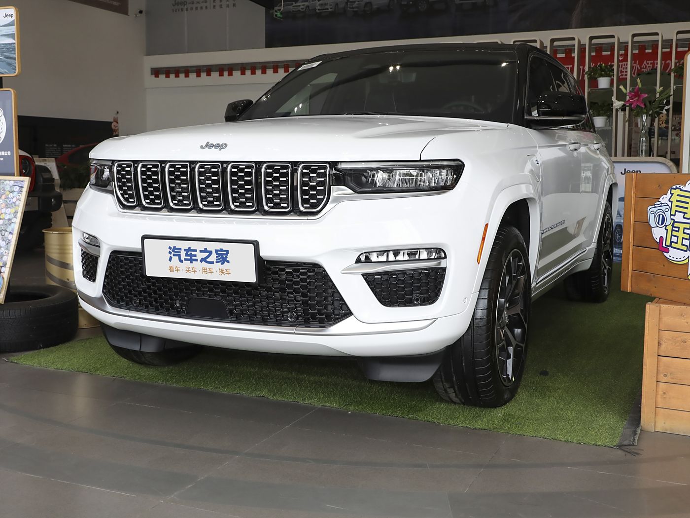 Jeep 大切诺基4xe(进口) 2023款 4xe 巅峰版-FOB宁波，最小起订量：3-4 件（一个40 英尺高柜集装箱）（可混合包装），新车，插混动力