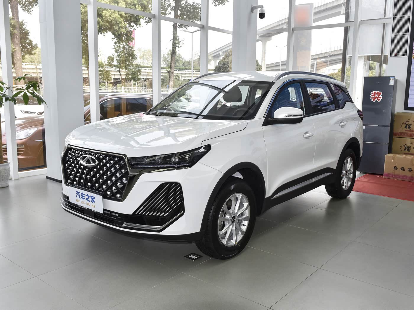 瑞虎7 2025款 汽油 卓越版1.5T 手动舒适版 FOB宁波，最小起订量：3-4 件（一个40 英尺高柜集装箱）（可混合包装），新车