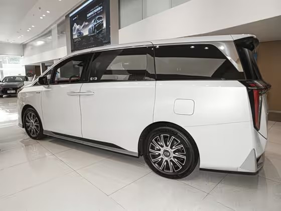 传祺E9 2025款 E9 超级快充 尊享FOB宁波，最小起订量：3-4 件（一个40 英尺高柜集装箱）（可混合包装），新车