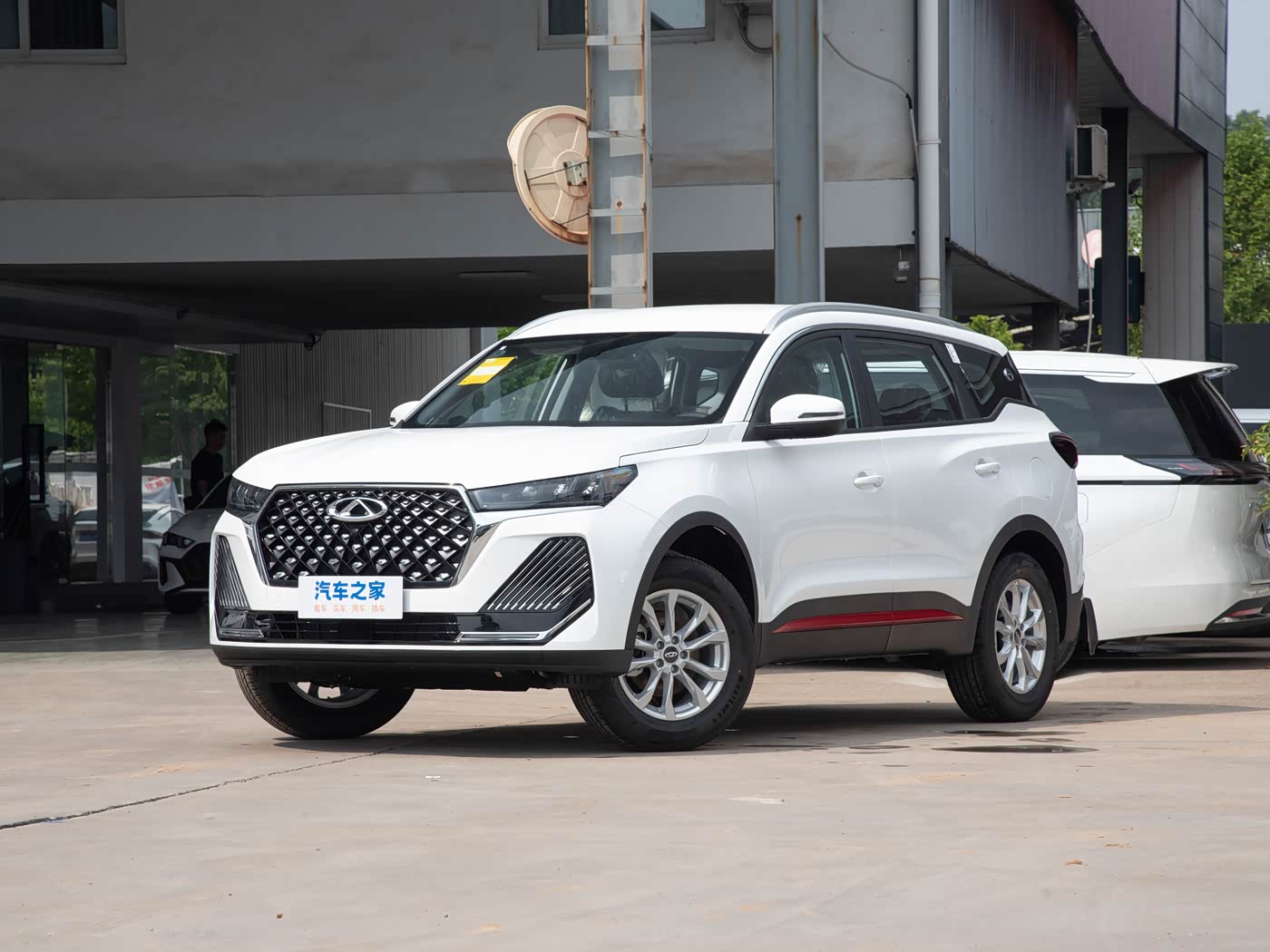 瑞虎7 2025款 汽油 卓越版1.5T CVT全球版 FOB宁波，最小起订量：3-4 件（一个40 英尺高柜集装箱）（可混合包装），新车