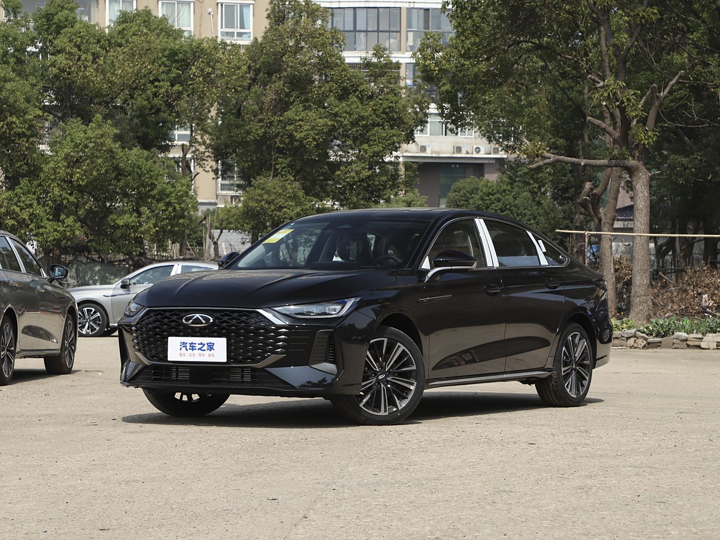 Arrizo 8 PRO бензин 2025 Pro 1.6T роскошный тип FOB Ningbo, минимальный объем заказа: 3-4 шт (один 40-футовый высокий контейнер) (смешиваемый пакет), новый автомобиль