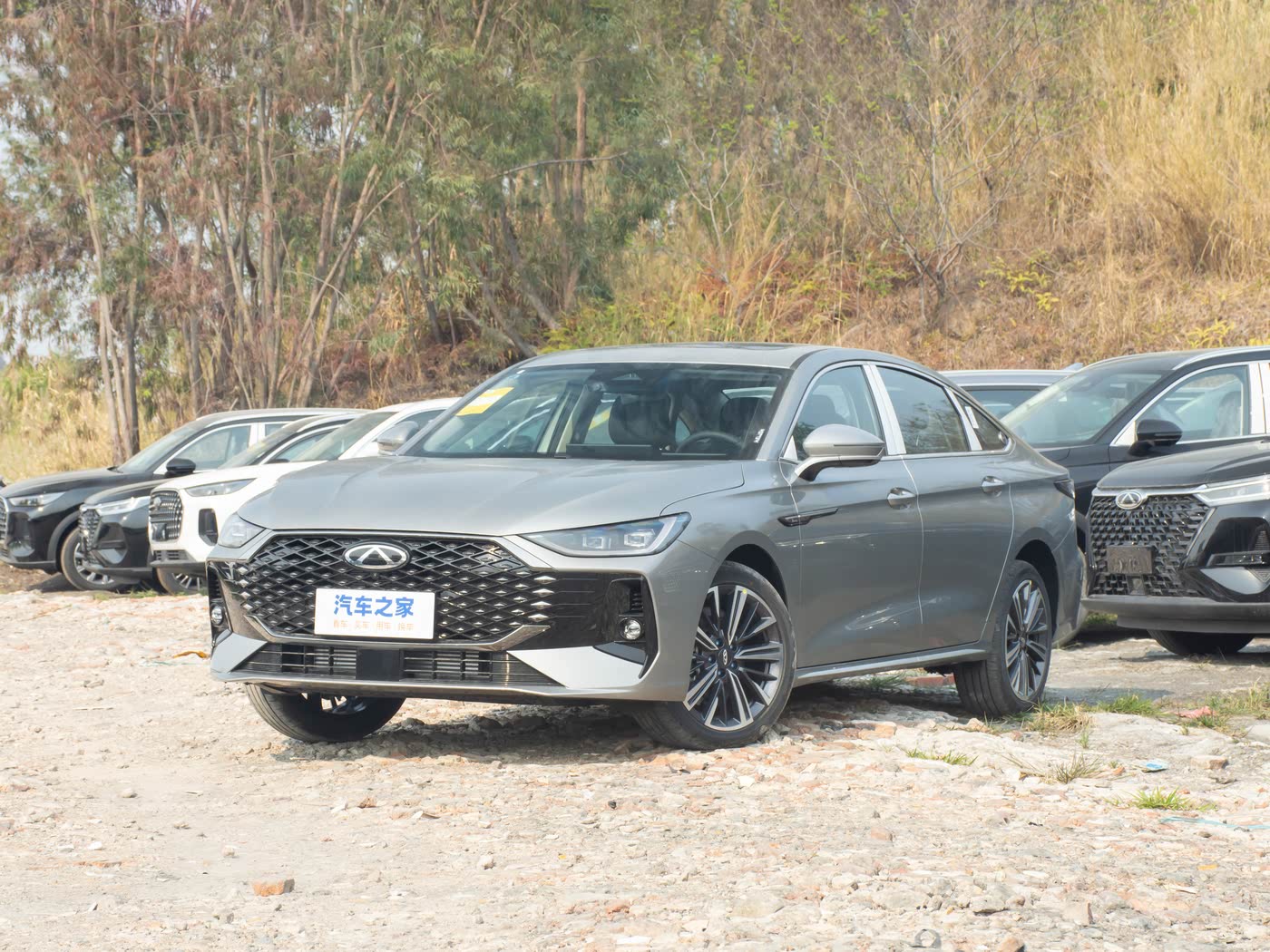 艾瑞泽8 PRO汽油 2025款Pro 1.6T 豪华型+ FOB宁波，最小起订量：3-4 件（一个40 英尺高柜集装箱）（可混合包装），新车