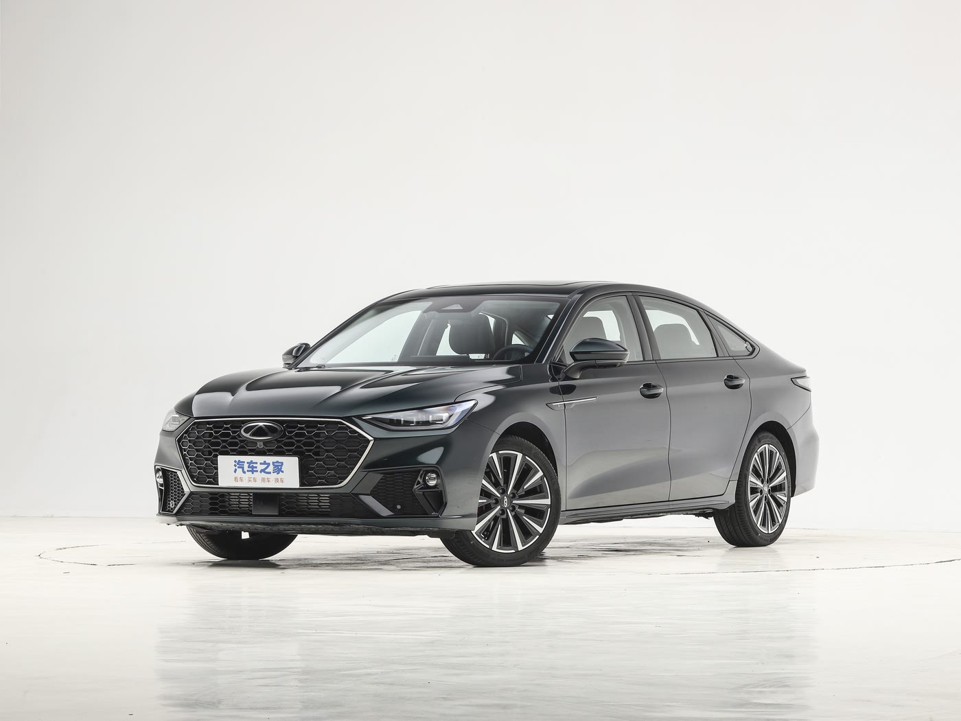 艾瑞泽8 PRO汽油 2025款Pro 2.0T 尊字型 FOB宁波，最小起订量：3-4 件（一个40 英尺高柜集装箱）（可混合包装），新车