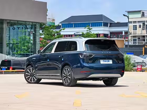 Question M9-2025-Zengcheng-Max version -52kWh-5 seat version FOB Ningbo, minimum order quantity: 3-4 pieces (a 40-foot container) (mixed packaging), new car