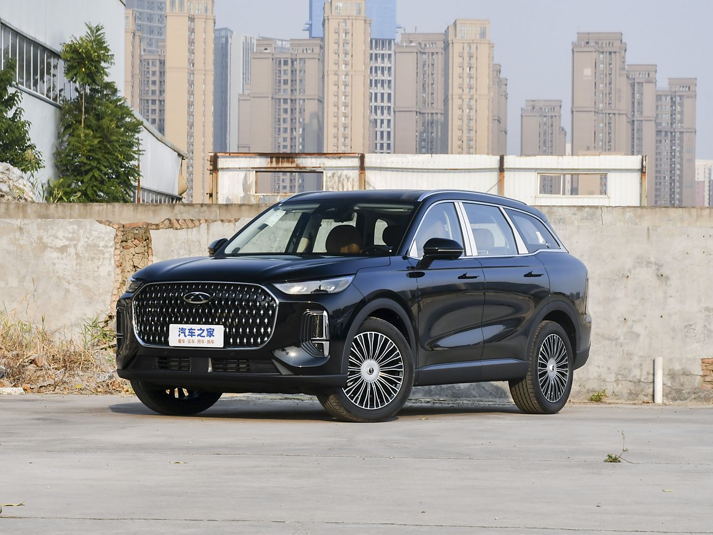 瑞虎8L 2024款 汽油 2.0T 两驱尊贵版7座 FOB宁波，最小起订量：3-4 件（一个40 英尺高柜集装箱）（可混合包装），新车