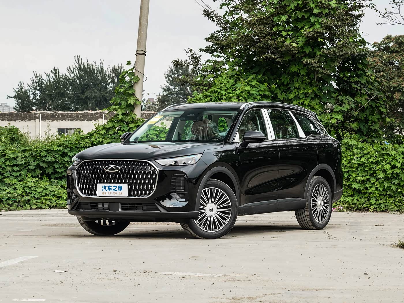 瑞虎8L 2024款 汽油 2.0T两驱豪华版7座 FOB宁波，最小起订量：3-4 件（一个40 英尺高柜集装箱）（可混合包装），新车