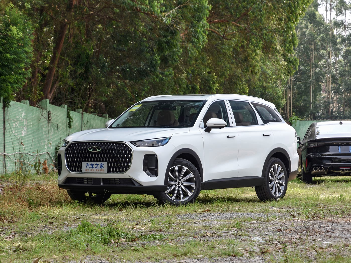 瑞虎8L 2025款 汽油 2.0T两驱长虹版7座 FOB宁波，最小起订量：3-4 件（一个40 英尺高柜集装箱）（可混合包装），新车