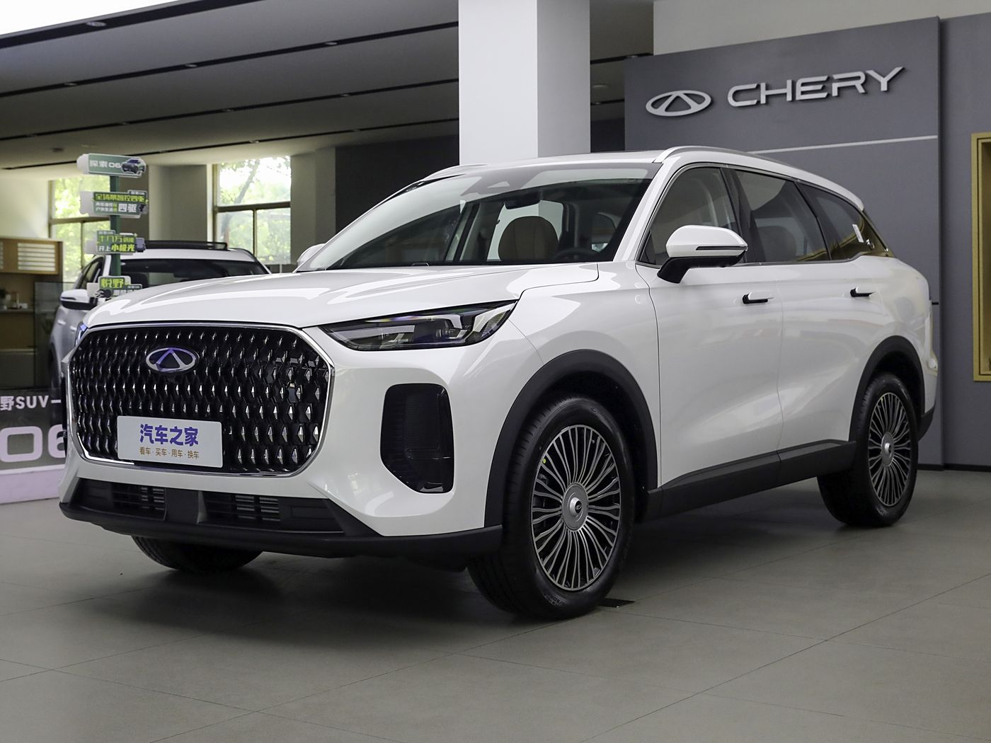 瑞虎8L 2024款 汽油 2.0T 两驱豪华版5座 FOB宁波，最小起订量：3-4 件（一个40 英尺高柜集装箱）（可混合包装），新车