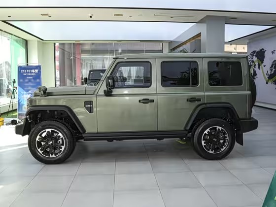 212 212 T01 2024款 2.0T 检阅官 FOB宁波，最小起订量：3-4 件（一个40 英尺高柜集装箱）（可混合包装），新车