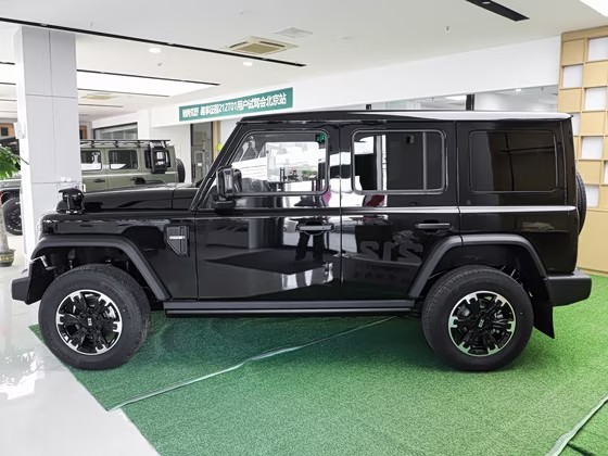 212 212 T01 2024款 2.0T 检阅官 FOB宁波，最小起订量：3-4 件（一个40 英尺高柜集装箱）（可混合包装），新车