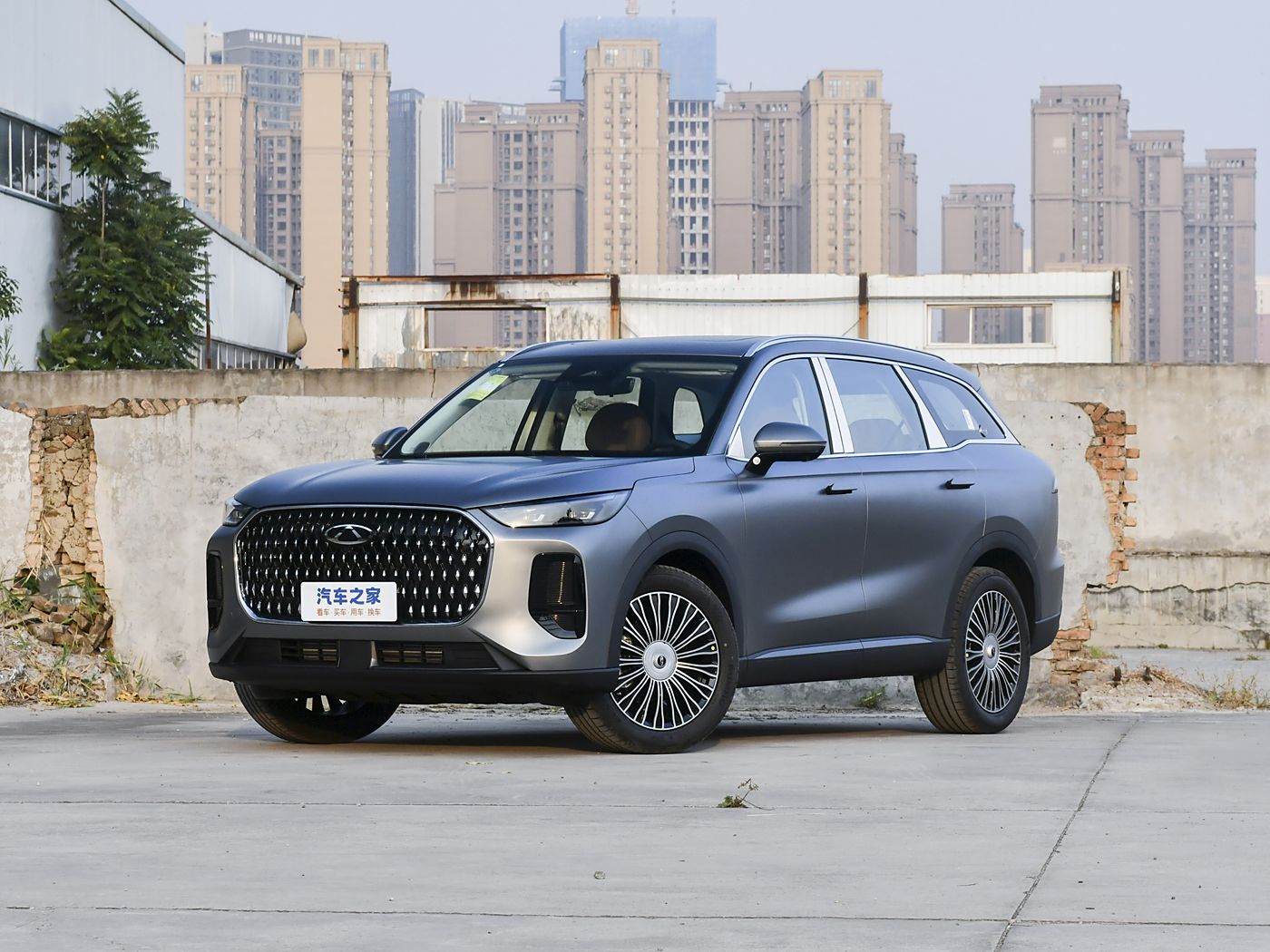 瑞虎8L 2024款 汽油 2.0T 两驱尊贵版5座 FOB宁波，最小起订量：3-4 件（一个40 英尺高柜集装箱）（可混合包装），新车