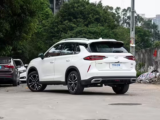 传祺GS4 PLUS 2023款 390T 自动星云版 FOB宁波，最小起订量：3-4 件（一个40 英尺高柜集装箱）（可混合包装），新车