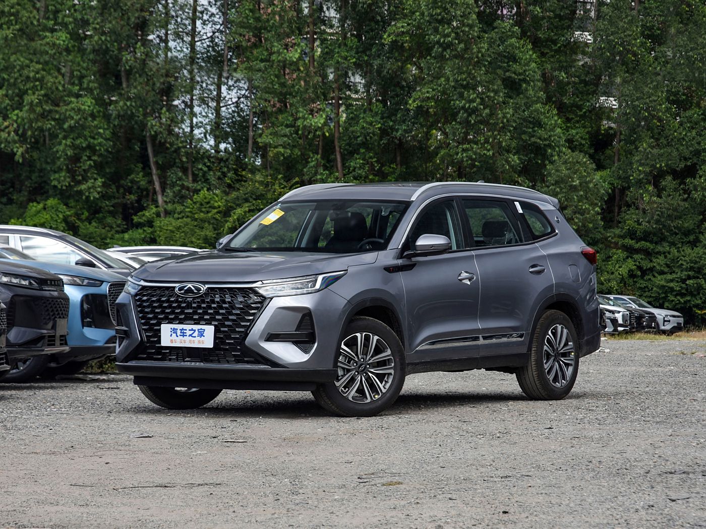 瑞虎8 PRO 2025款 汽油 290T 两驱舒适版 FOB宁波，最小起订量：3-4 件（一个40 英尺高柜集装箱）（可混合包装），新车