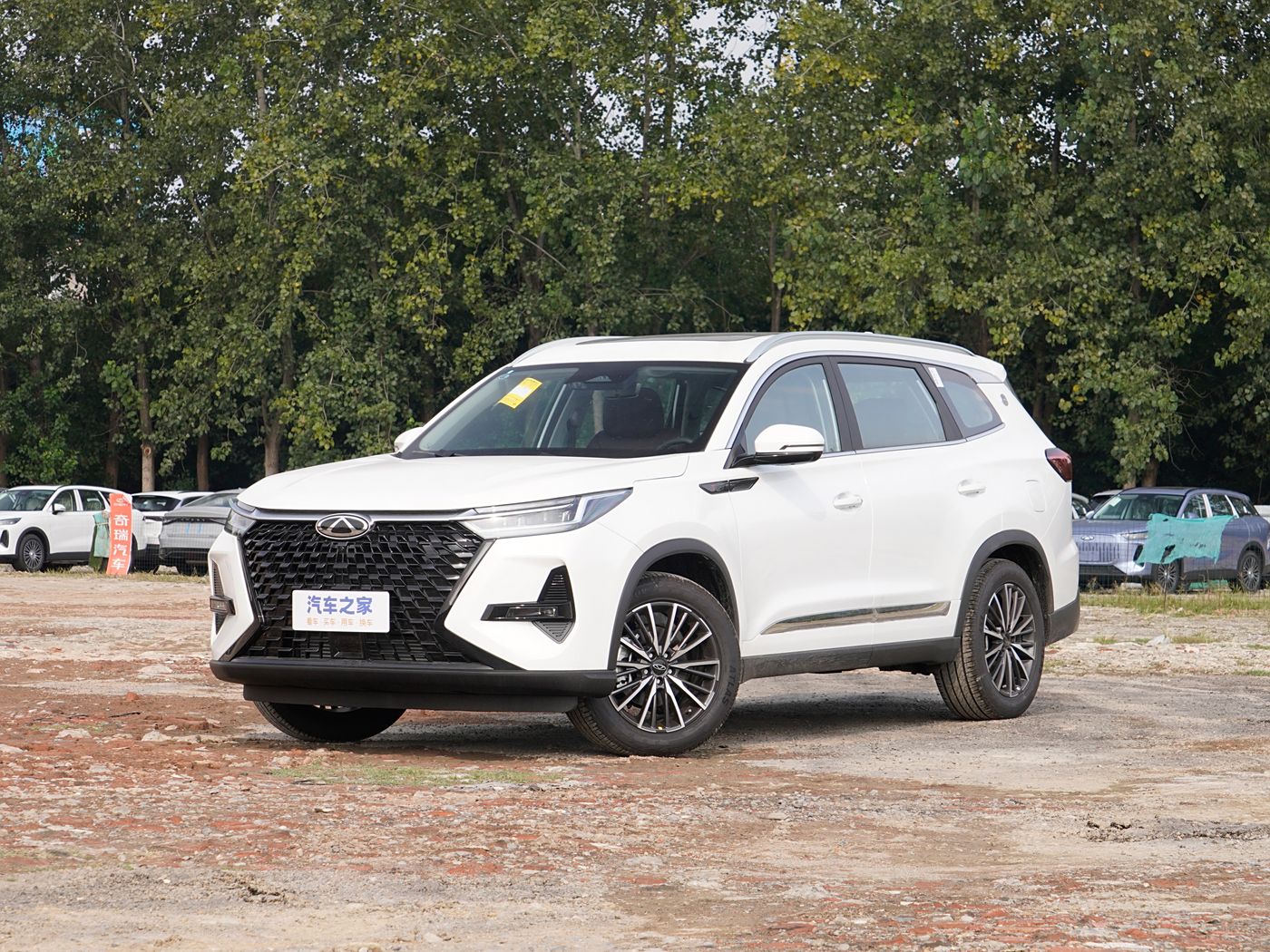 瑞虎8 PRO 2025款 汽油 290T 两驱尊贵版 FOB宁波，最小起订量：3-4 件（一个40 英尺高柜集装箱）（可混合包装），新车