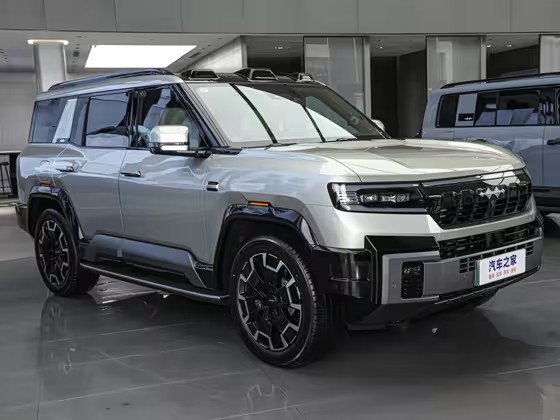 豹8 2025款 智勇豪华版 6座 FOB宁波，最小起订量：3-4 件（一个40 英尺高柜集装箱）（可混合包装），新车