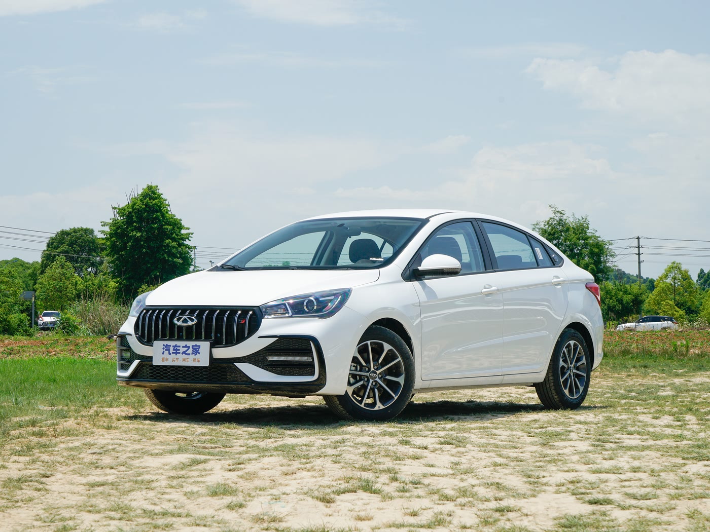 艾瑞泽5 2025款 汽油 卓越版1.5L CVT风尚型 FOB宁波，最小起订量：3-4 件（一个40 英尺高柜集装箱）（可混合包装），新车