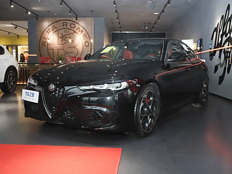 朱丽叶-2023款-2.0T-280HP-纵擎版FOB宁波，最小起订量：3-4件（一个40英尺高柜集装箱）（可混合包装），新车